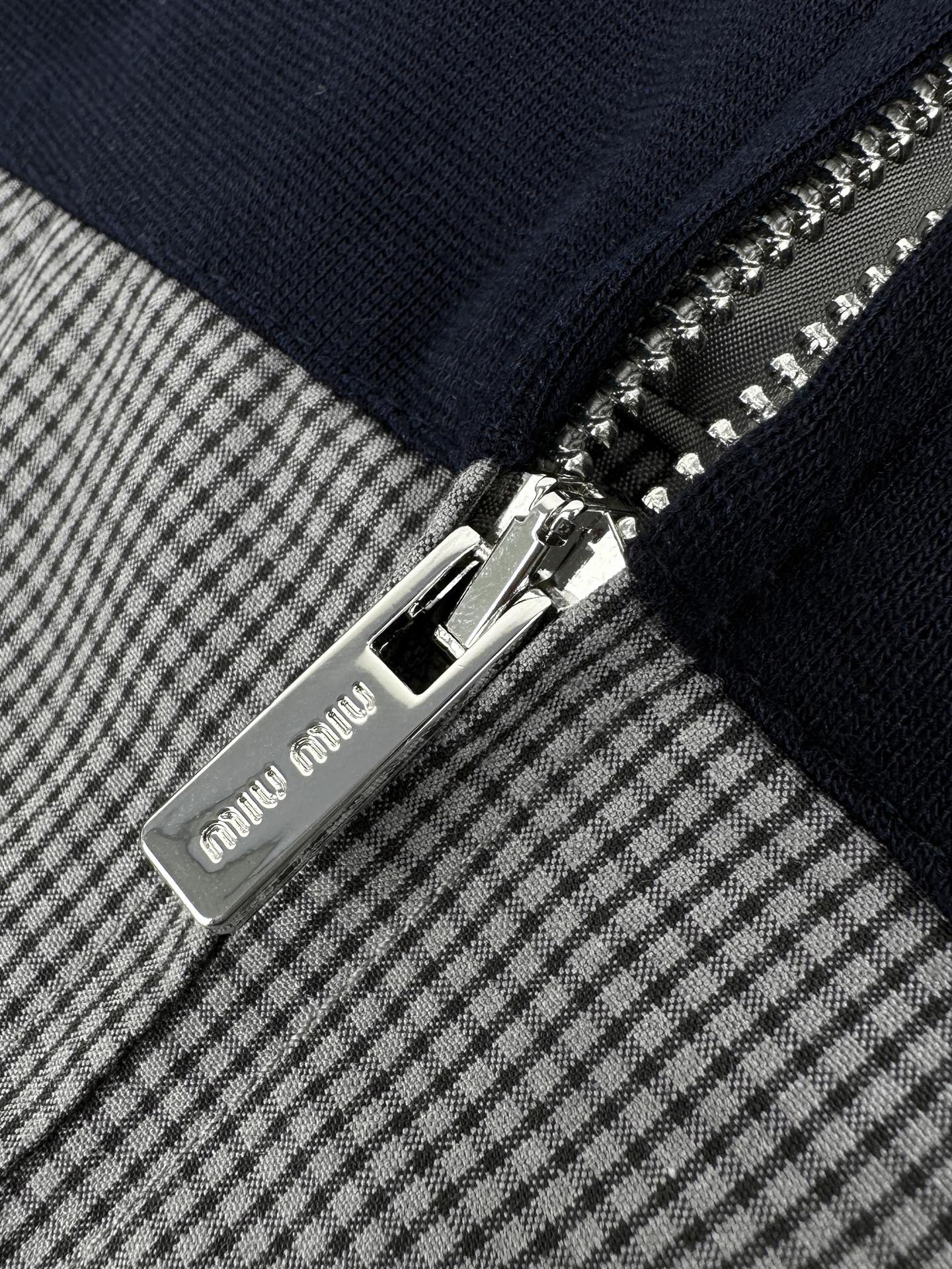 2026 Women's MM Logo Check Pattern Zip-Up Coat (FF797)