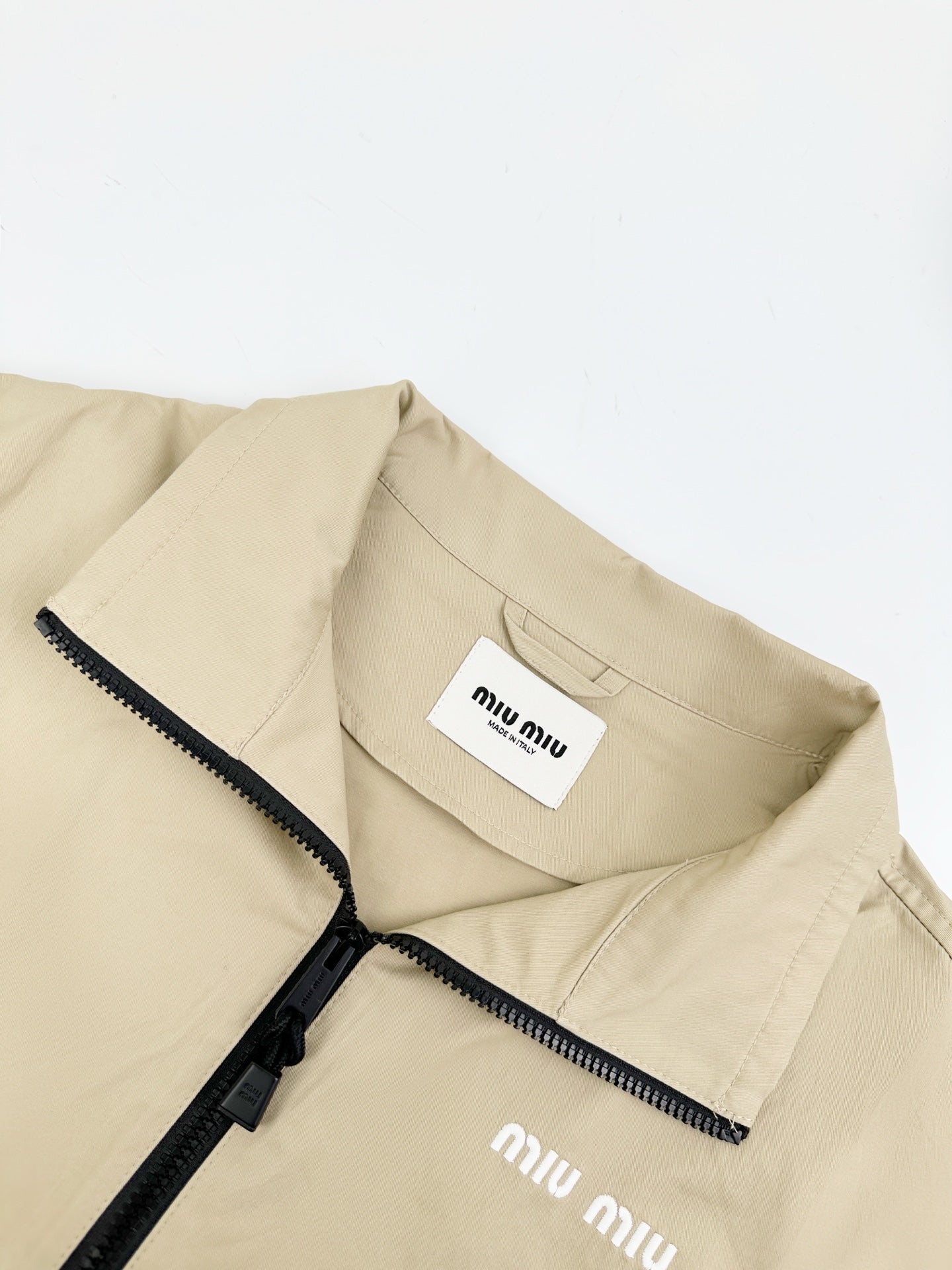 2026 Women's MM Logo Zipper Coat (FF806)