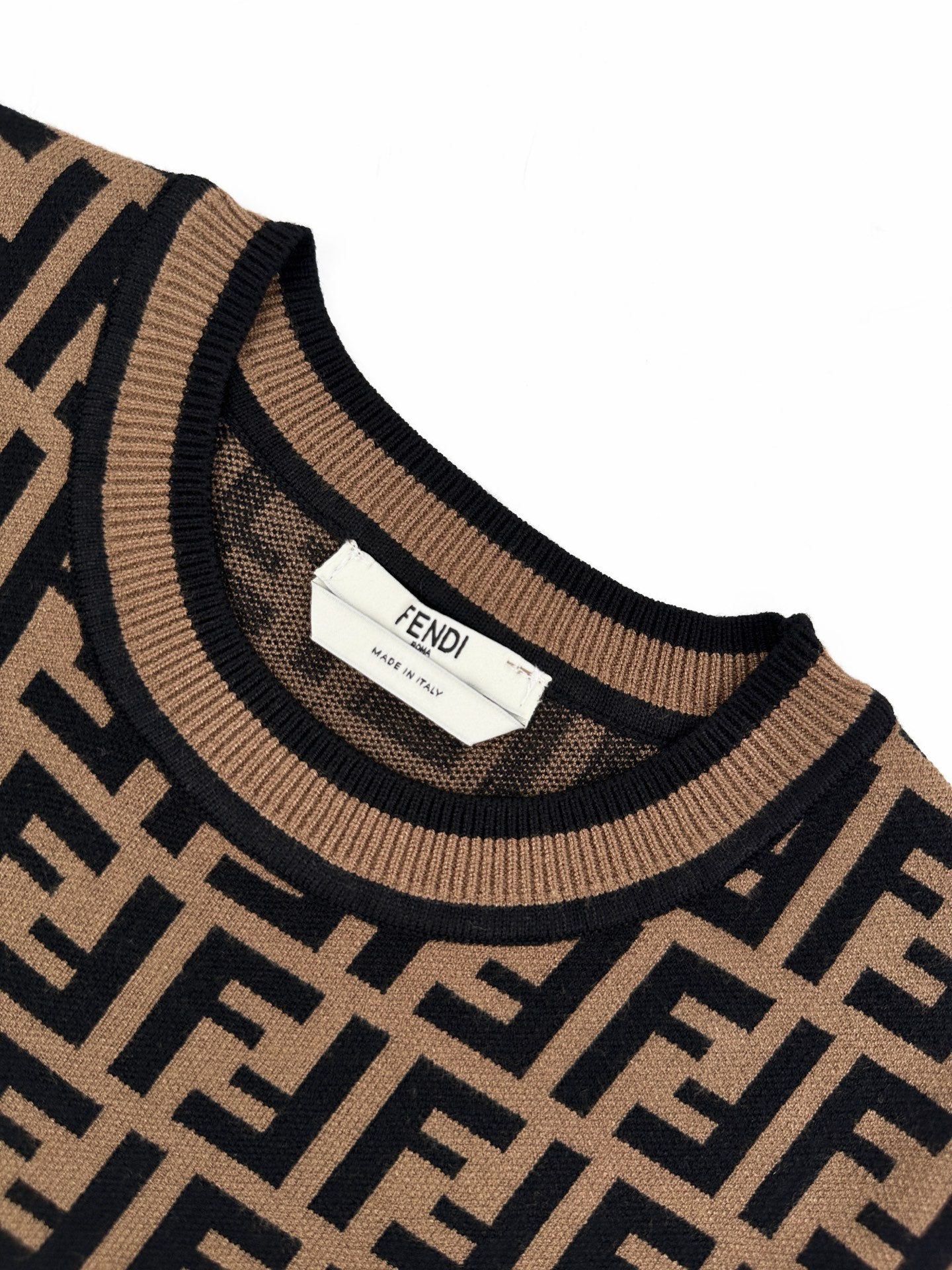 2026 Women's FF Full-Print Round-neck Sweater (DD170)
