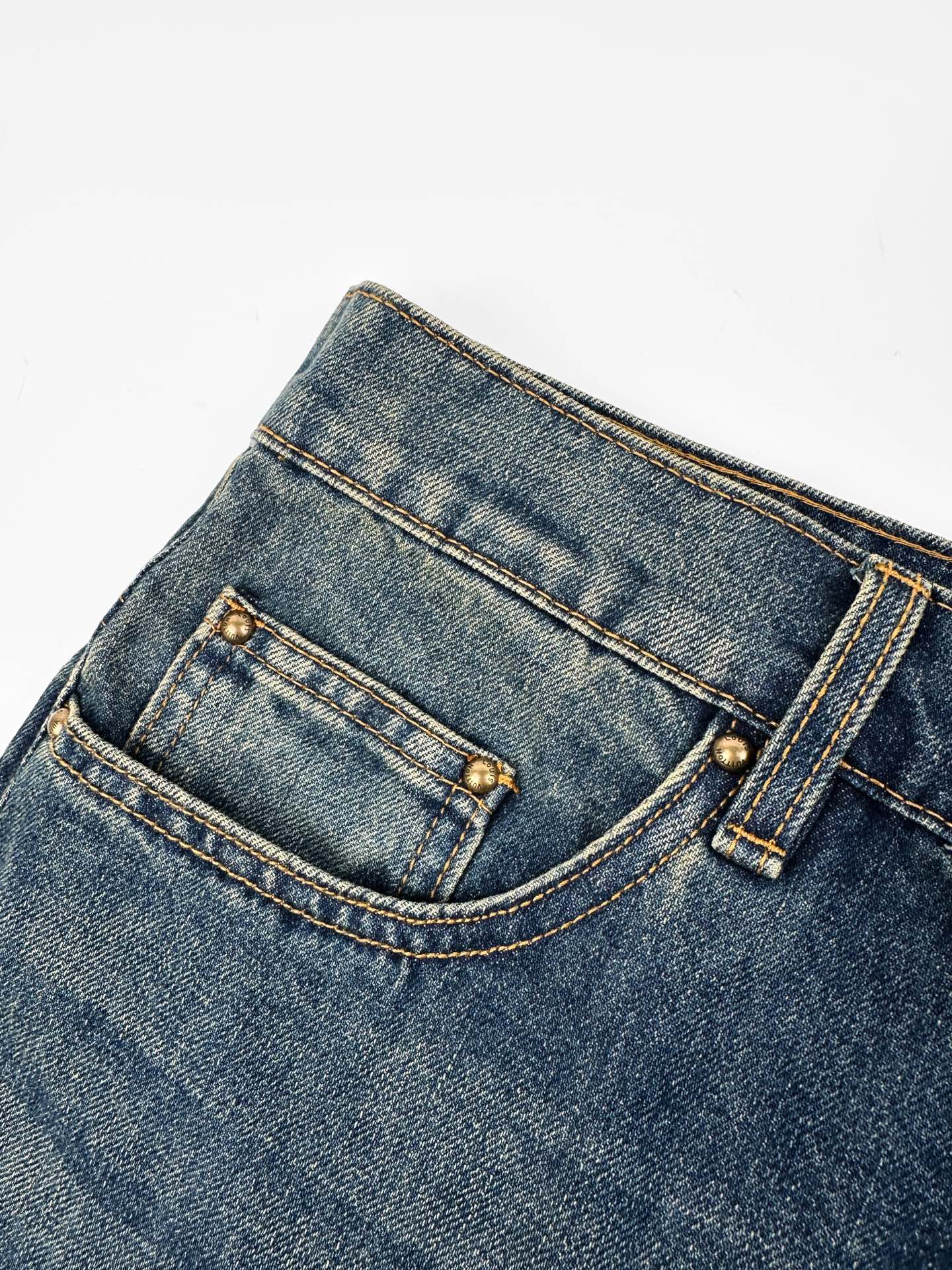 2026 New Model LY Leather Detail Pockets Denim Jeans (BB4018-B80)