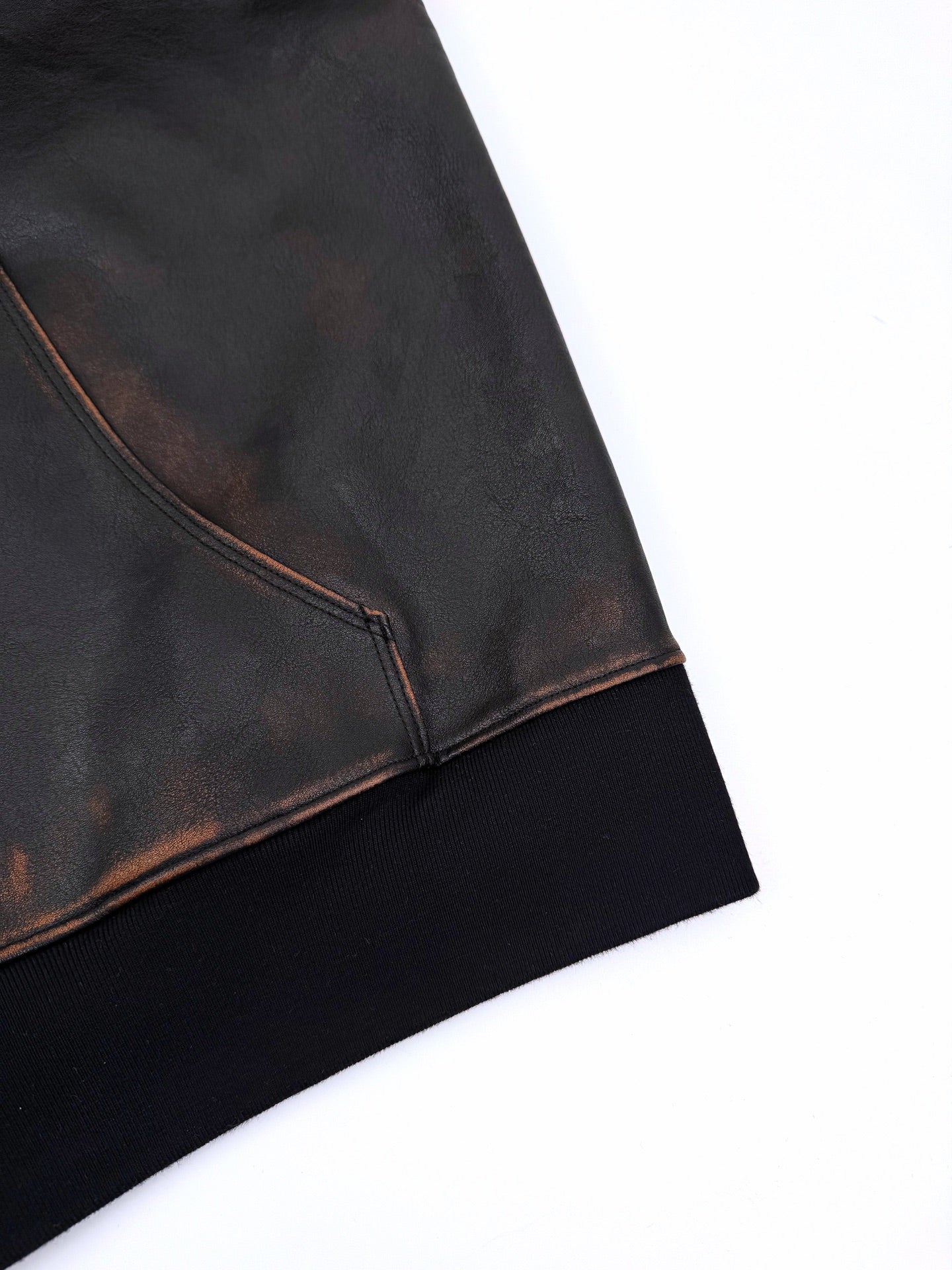 2026 new model Triangle Brand vintage hooded over-the-shoulder leather jacket (25240-D50)
