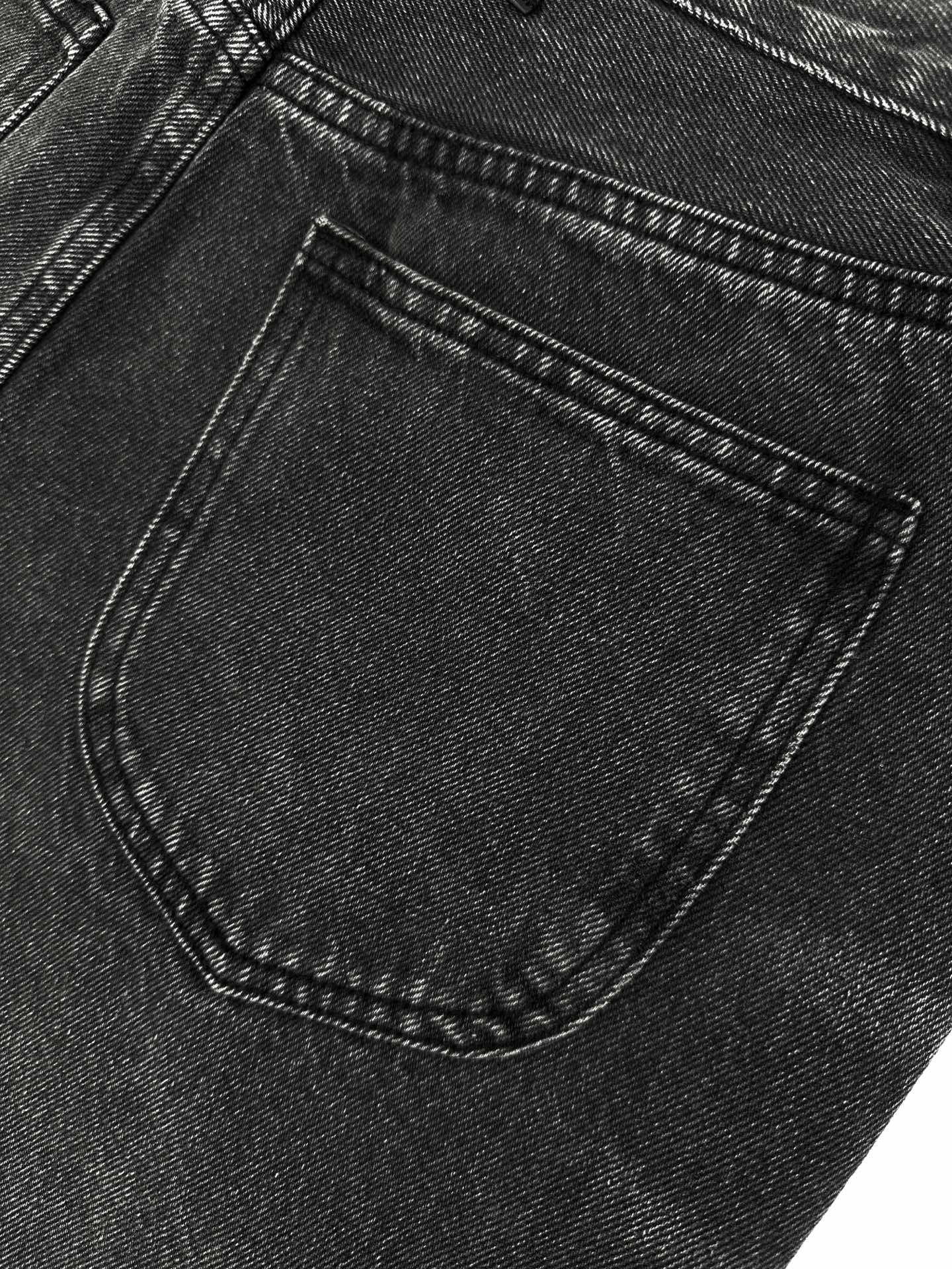 2026 New Model Ce Leather Embroidered Denim Pants (BB4007-B65)