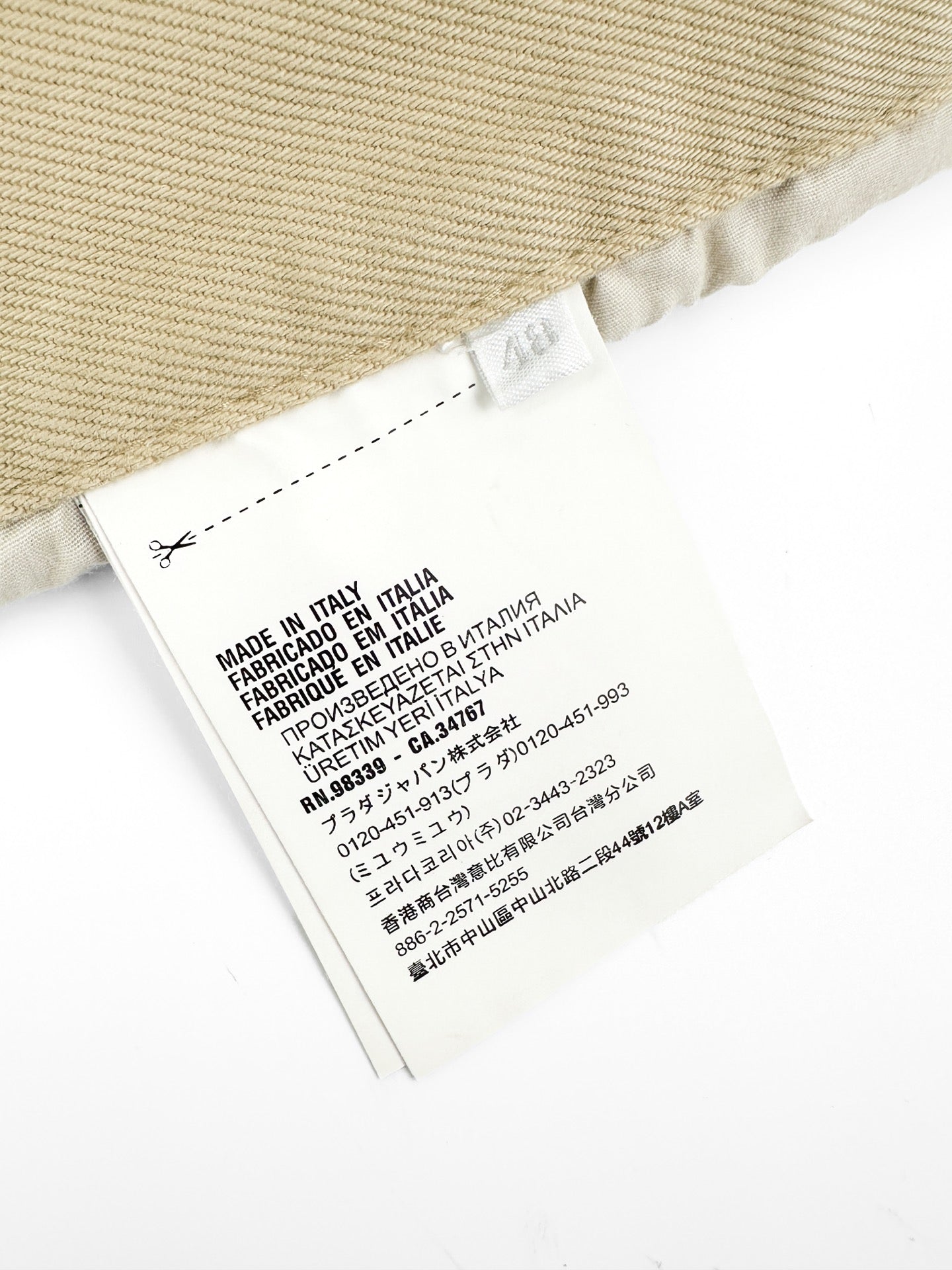 2026 New Model Triangle Brand Denim Pants (BB4015-B60)
