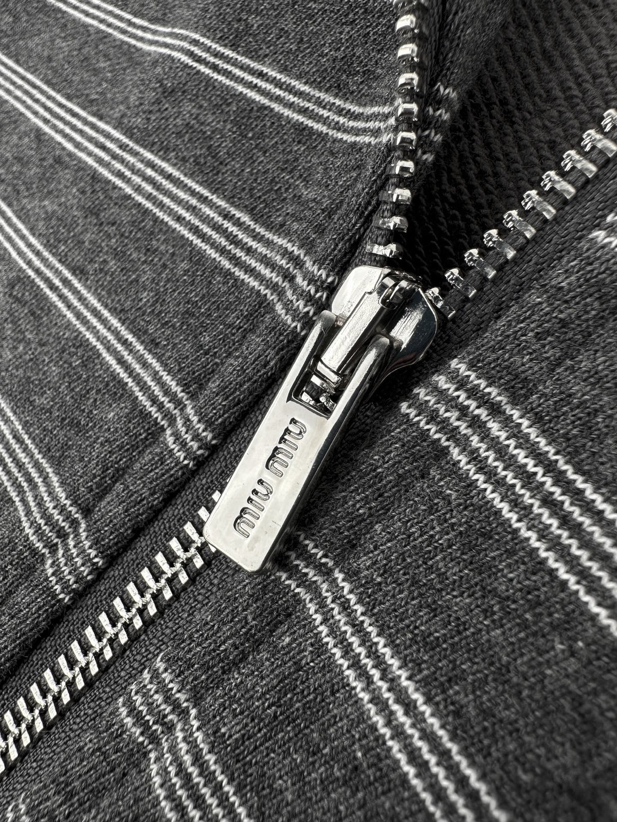 2026 Women's MM Logo Striped Zip-Up Coat (FF820)