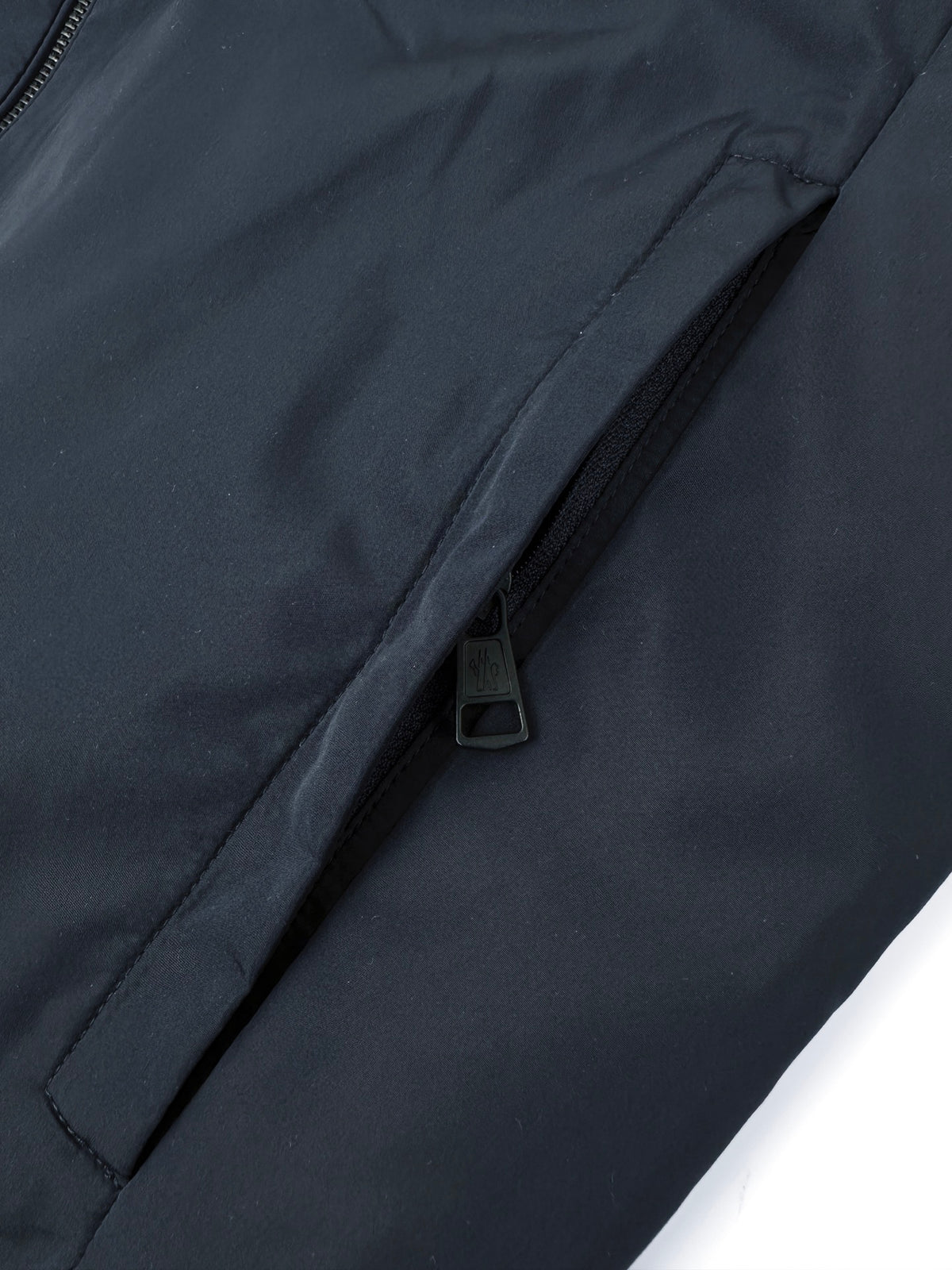2026 New Mon Leather-Patch Pocket Zipper Down Jacket (AA680-D35)