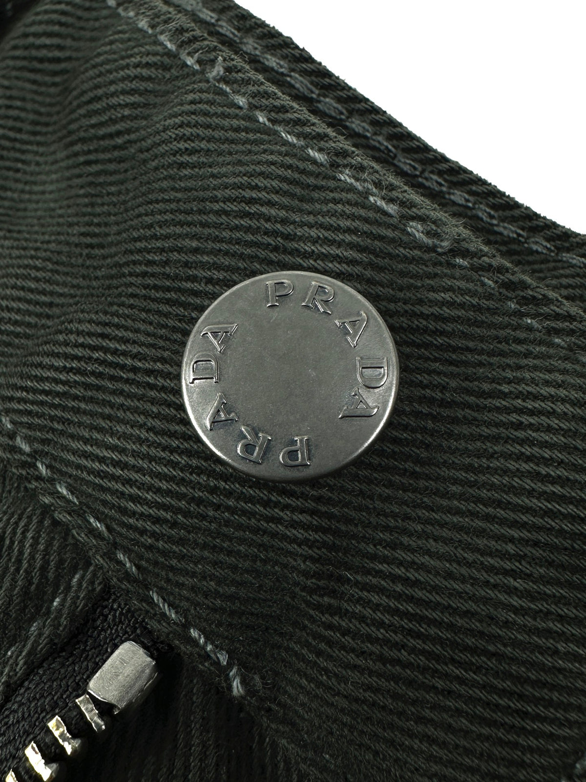 2026 New Model Triangle Brand Denim Jeans (CC7018-B75)