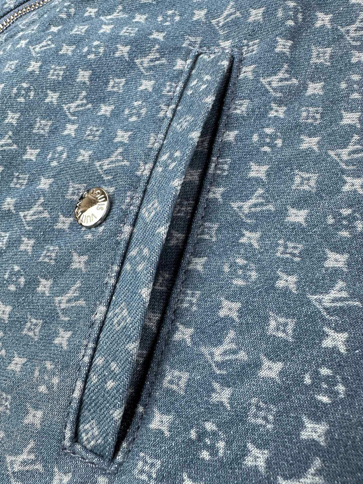 2026 Women's LY Labeled Full-Print Denim Jacket (EE450)