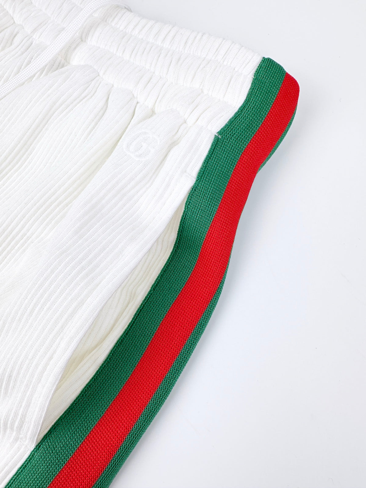 2026 Women's GU Embroidered Color-Contrasting Striped Pants (DD182)